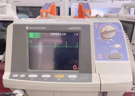 NIHON KOHDEN dịch vụ và sửa chữa máy chống rung TEC-7621C với pin tay cầm